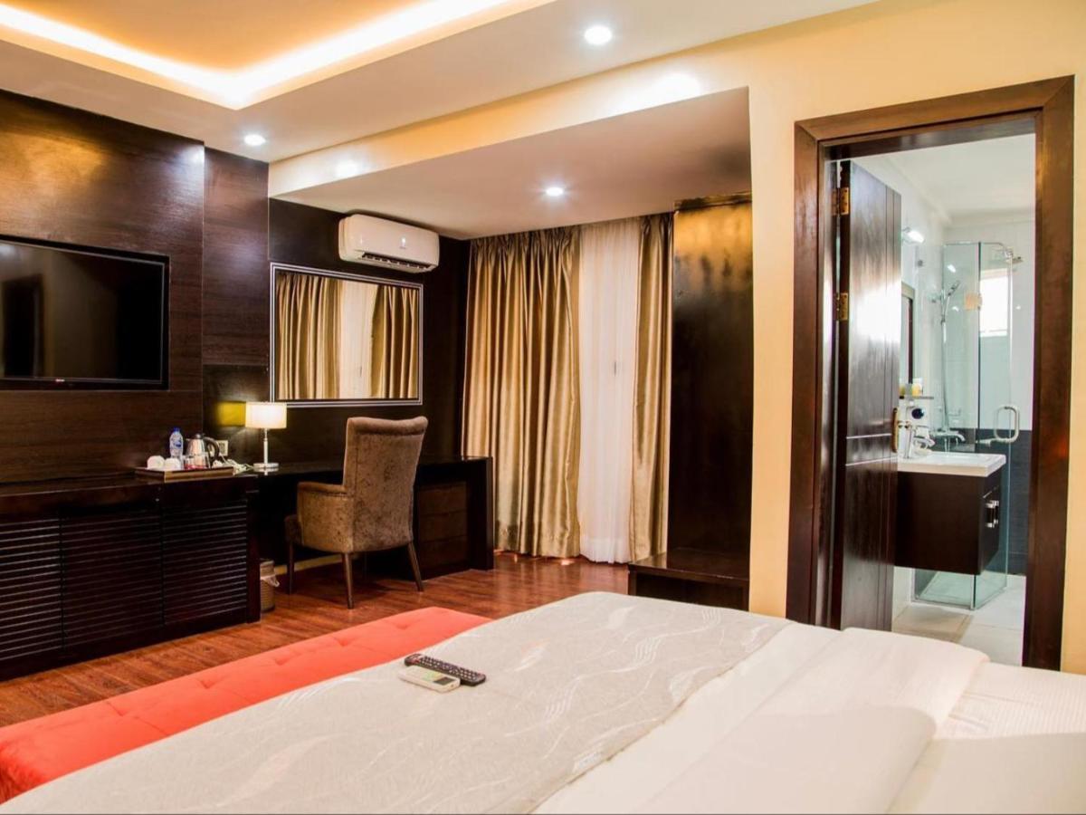 Bon Hotel Nest Ибадан Экстерьер фото