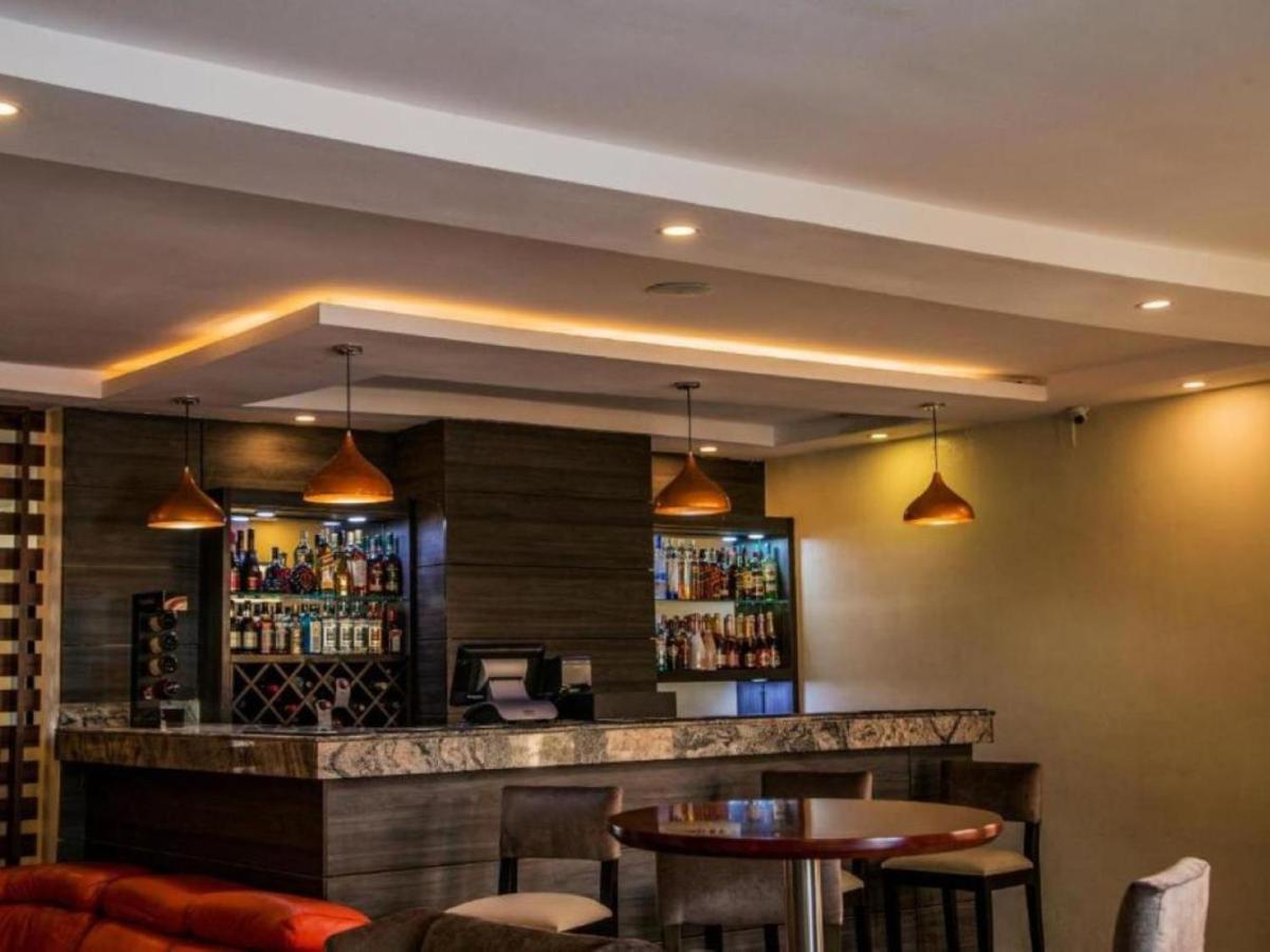 Bon Hotel Nest Ибадан Экстерьер фото