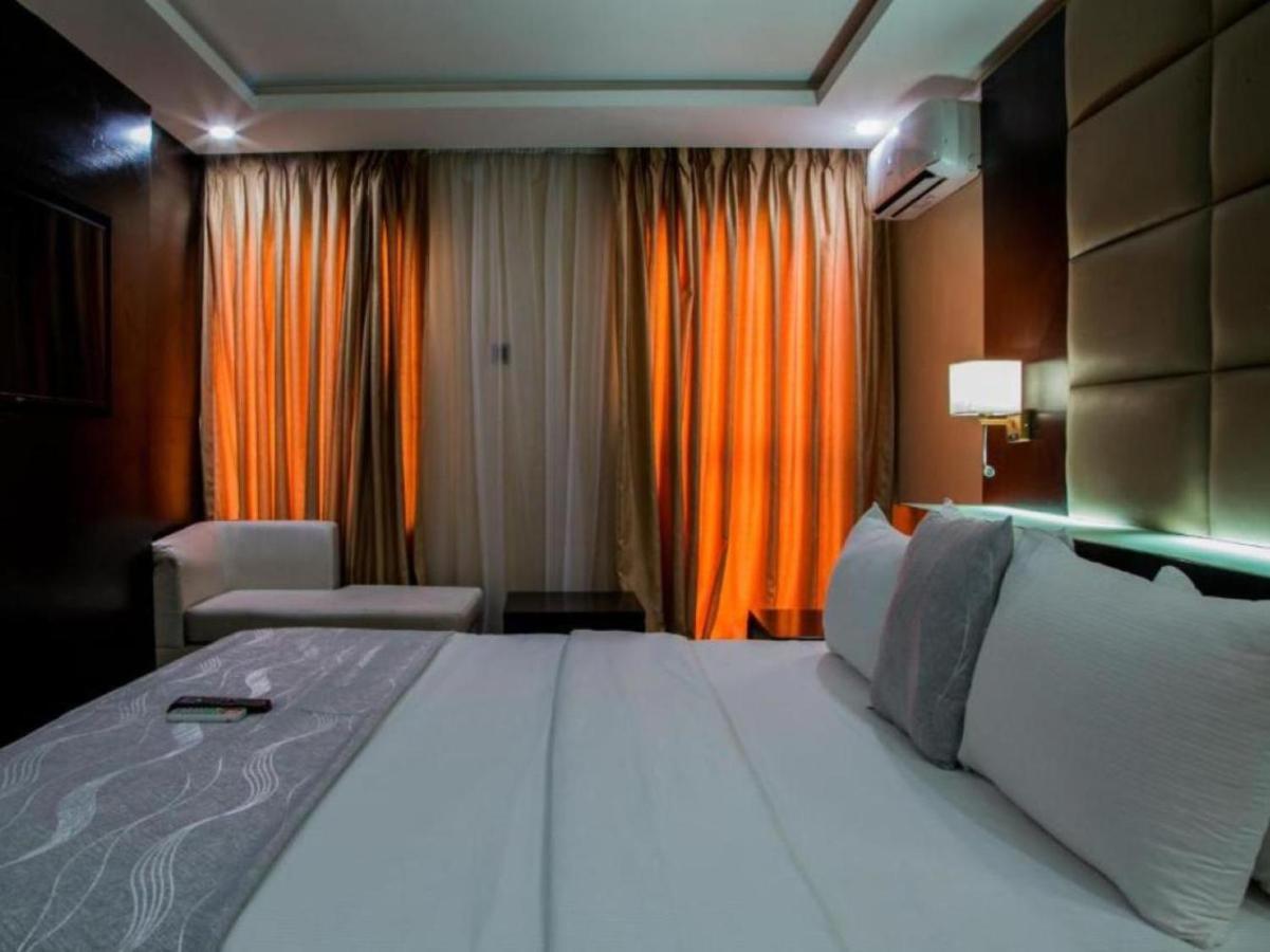 Bon Hotel Nest Ибадан Экстерьер фото