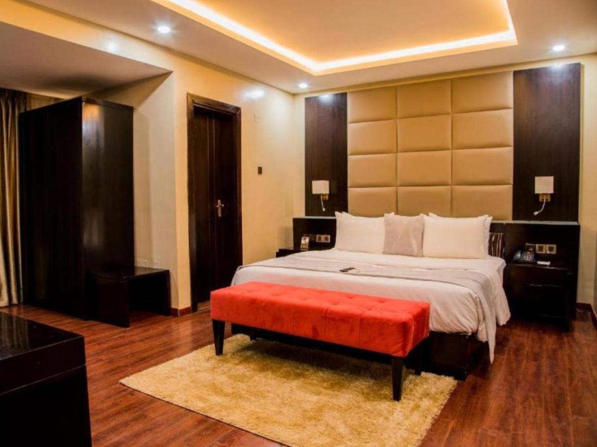 Bon Hotel Nest Ибадан Экстерьер фото