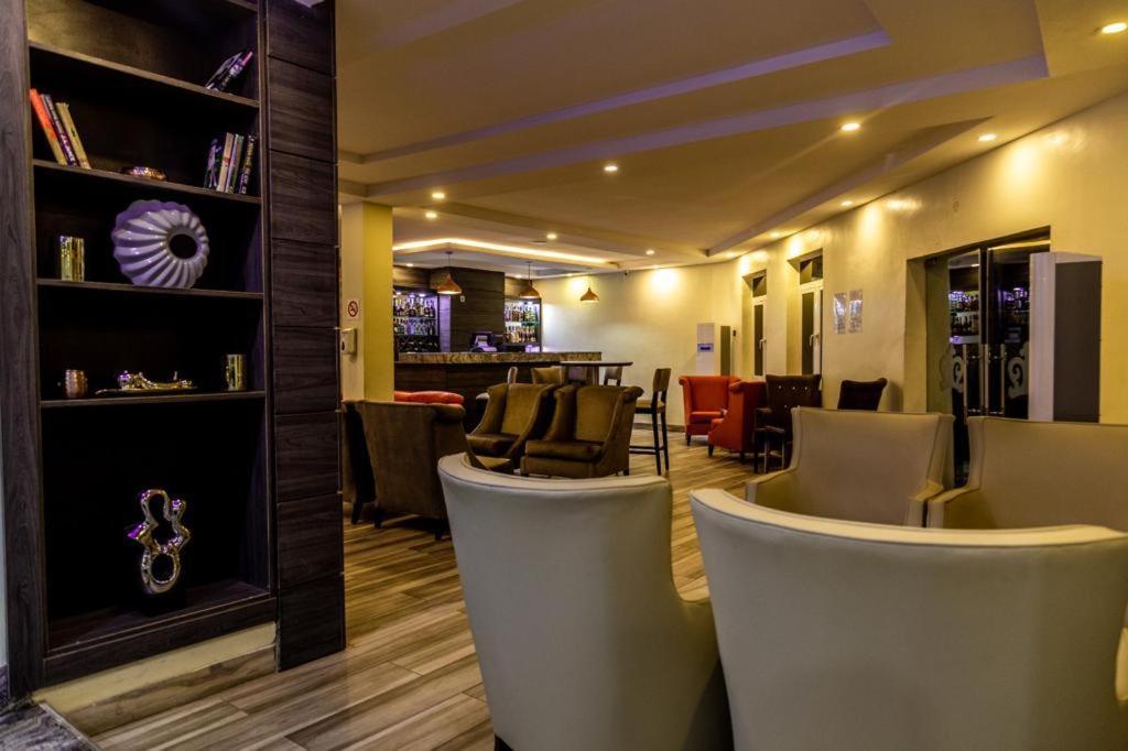 Bon Hotel Nest Ибадан Экстерьер фото
