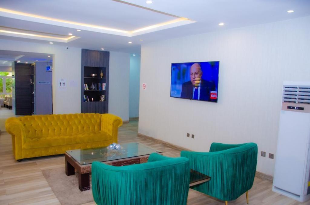 Bon Hotel Nest Ибадан Экстерьер фото