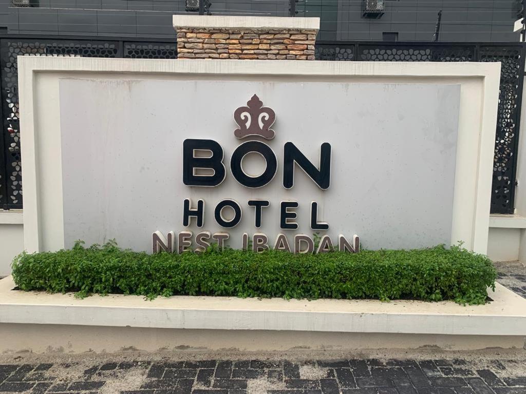 Bon Hotel Nest Ибадан Экстерьер фото