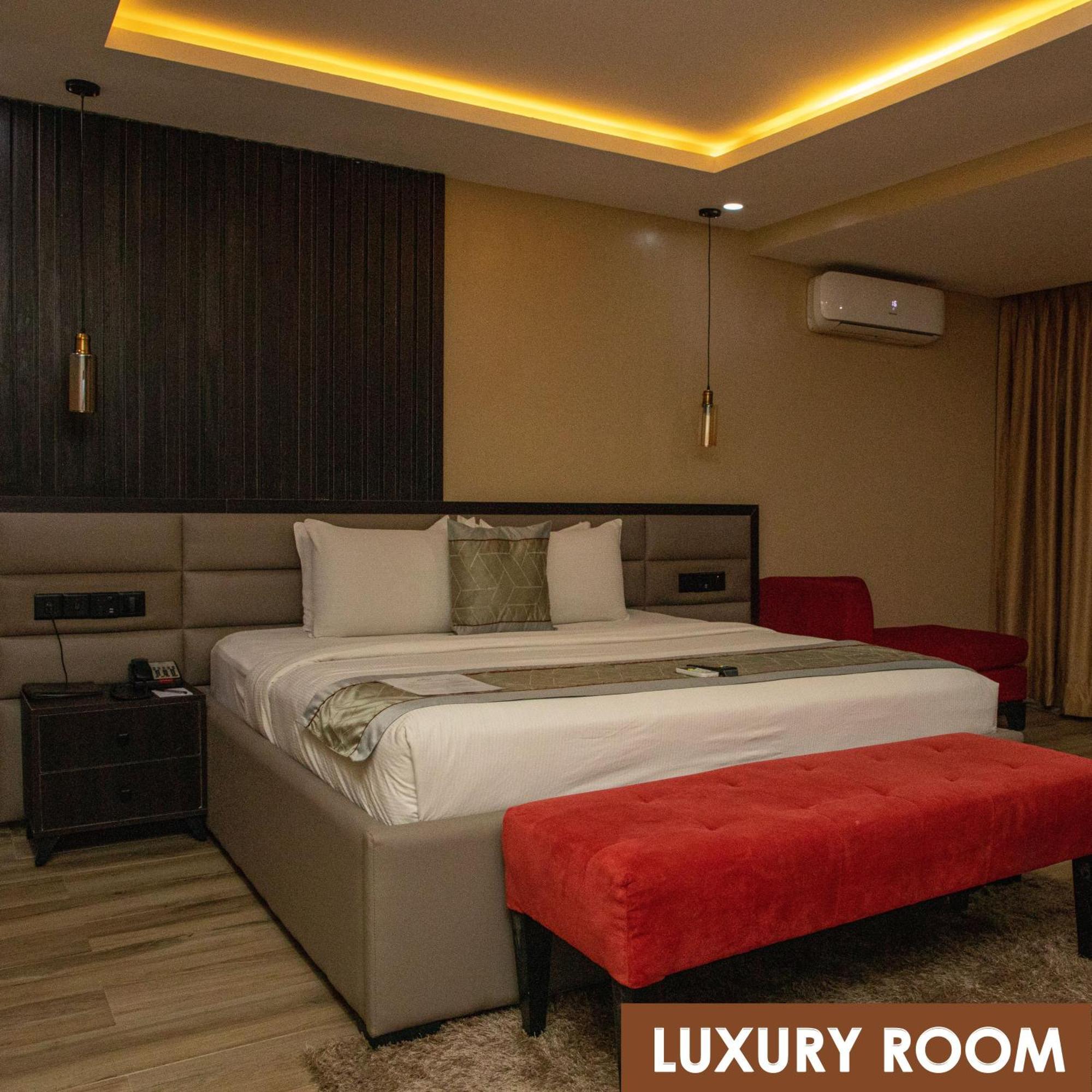 Bon Hotel Nest Ибадан Экстерьер фото