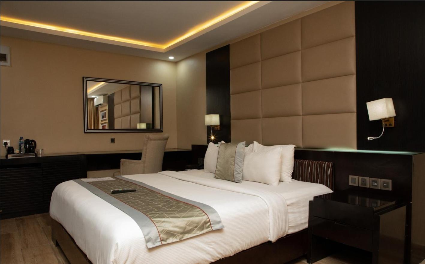 Bon Hotel Nest Ибадан Экстерьер фото